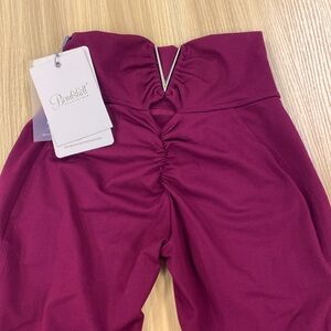 BOMBSHELL SPORTSWEAR LEGGINGS